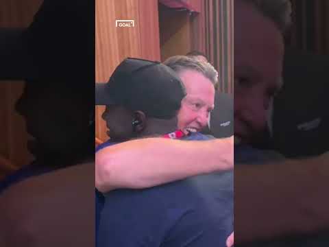 Van Gaal hugs a journalist in World Cup press conference 🫂#shorts
