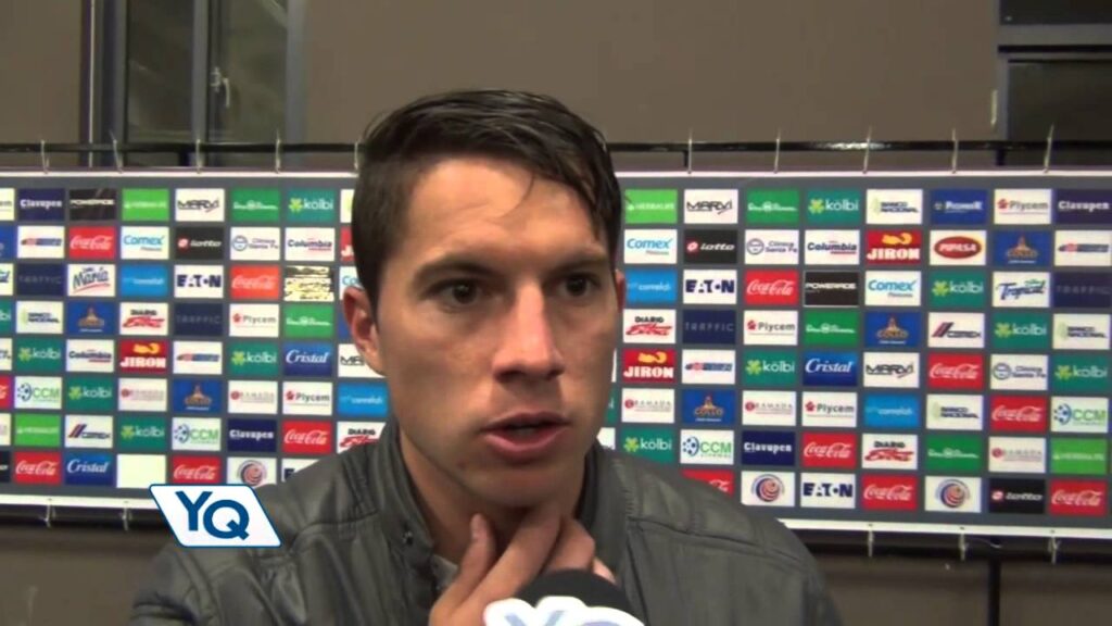 Bryan Oviedo: "Ya era hora que se nos diera jugar bien y ganar en casa"