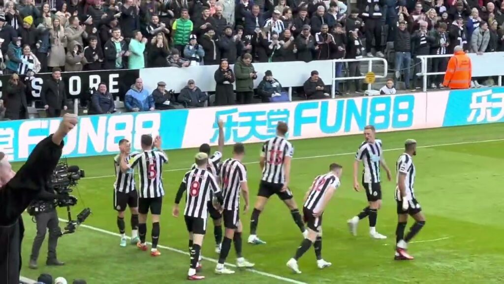 CALLUM WILSON GOAL FROM THE GALLOWGATE! Newcastle 2-0 Man United