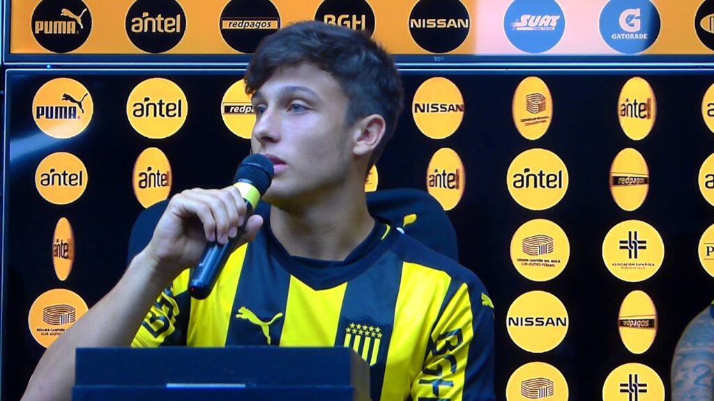Presentación de Agustín Canobbio como nuevo jugador de Peñarol