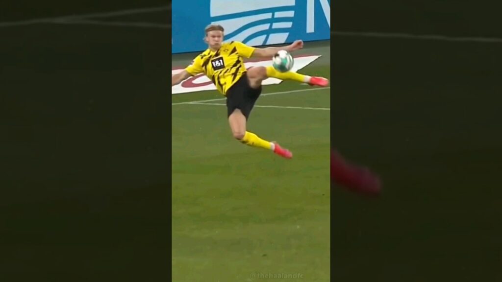 O gol mais bonito da carreira do Haaland #shorts