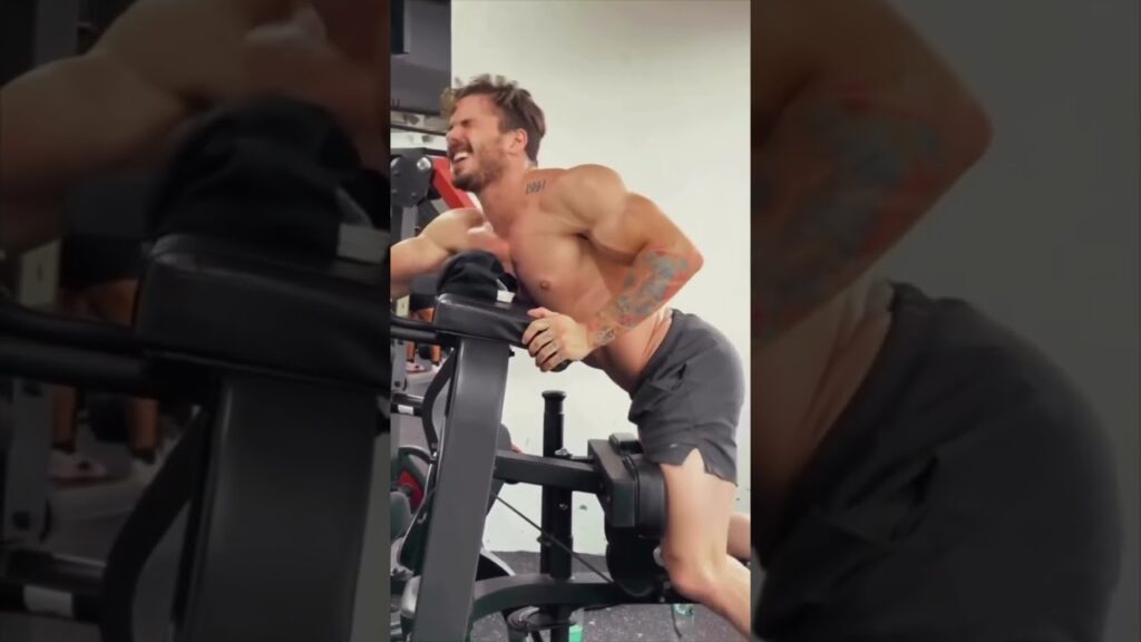 CHELOU LE MONSIEUR – MAITRE GYMS & RORO CHELOU LE MONSIEUR - MAITRE GYMS & RORO