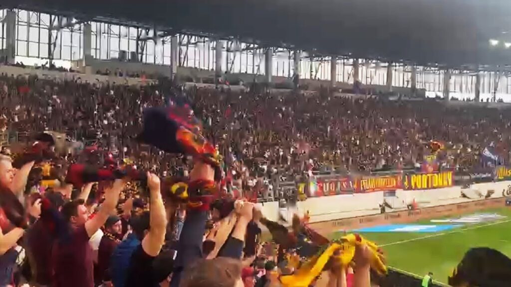 "KAMIL GROSICKI MKS, MKS ! " - radość kibiców Pogoni po bramce na 2:1 | 14.05.2023