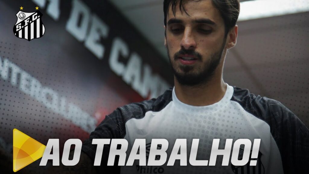 AO TRABALHO: BRYAN RUIZ TREINA NO CT REI PELÉ