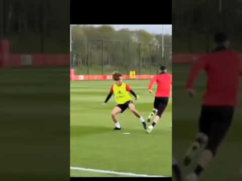 Cristiano Ronaldo Destroy Hannibal mejbri in training 😱