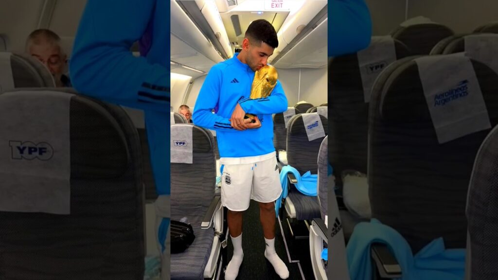 Cristian Romero | Kissing World Cup 🏆🇦🇷Argentine Defence #romero #argentina #whatsappstatus #shorts