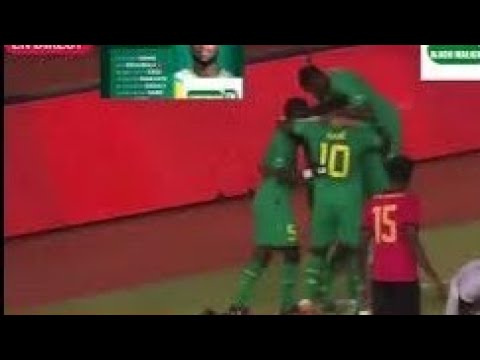 boulaye Dia ouvre l'escorte regarder