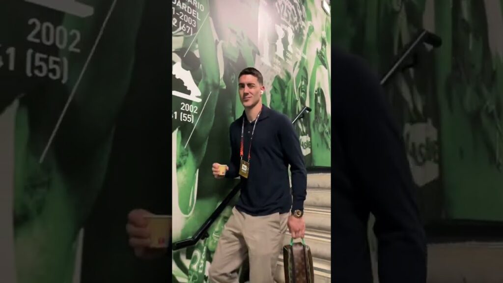 POV: Vlahovic ready for Sevilla... 😉