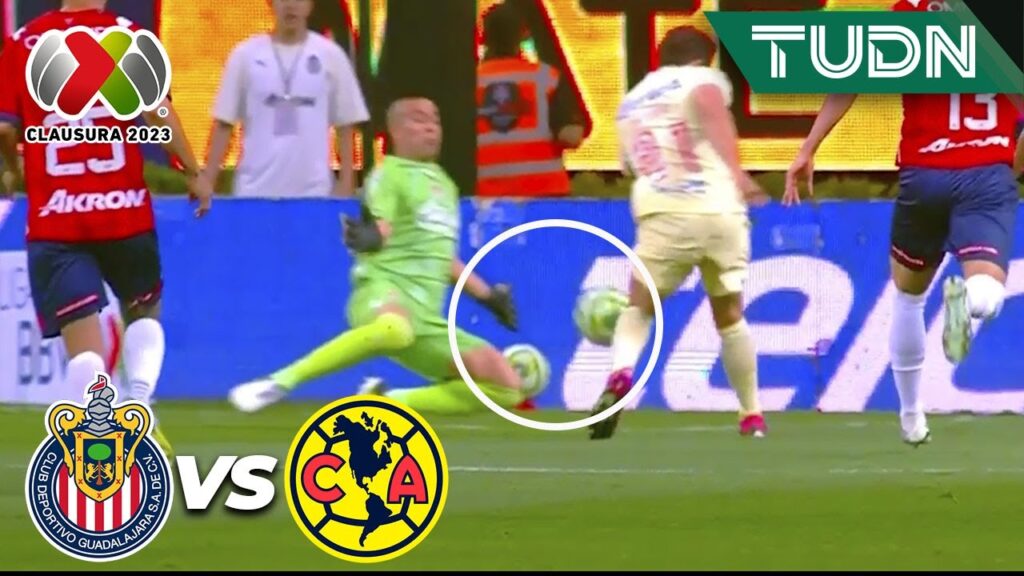 ¡Ahora el ’WACHO’! Impide GOL de Henry | Chivas 0-0 América | CL2023 - Semis | TUDN