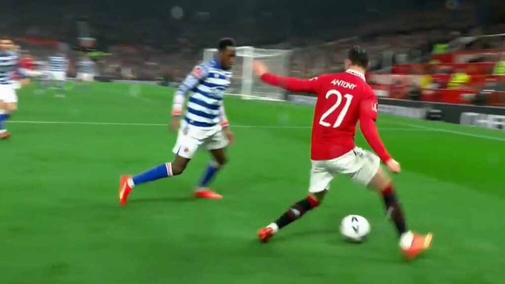 Antony Santos Knows How To Dribble..