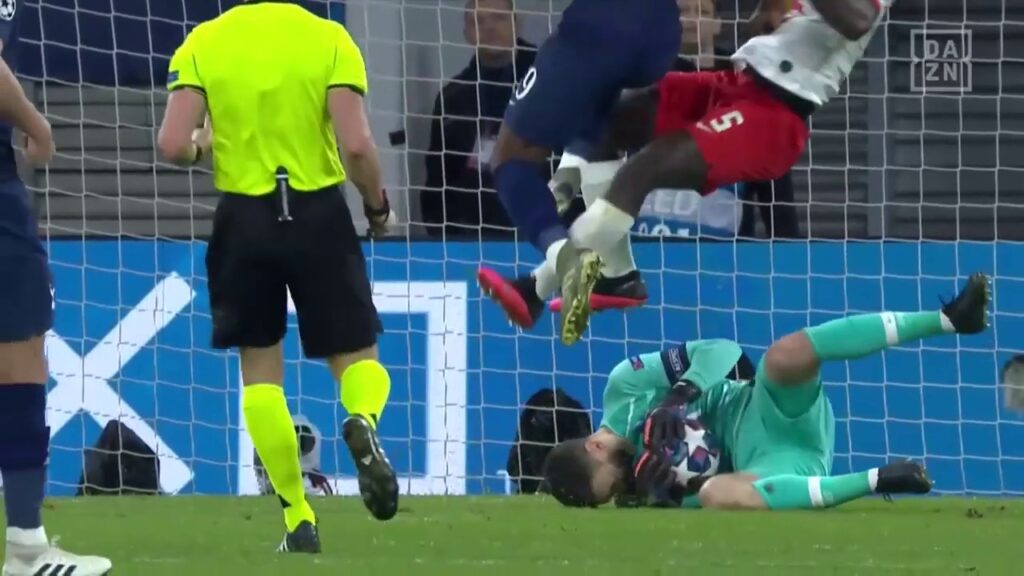 Tanganga lässt Upamecano fliegen | DAZN