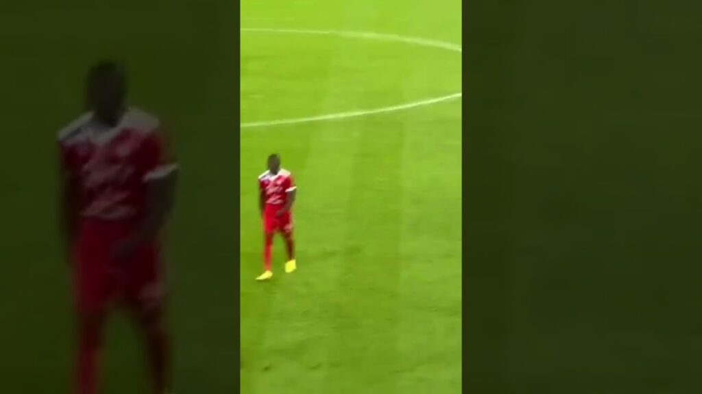 بعض جماهير ‎#الهلال تردد بعد نهاية الشوط الأول " كنو حس يا كنو