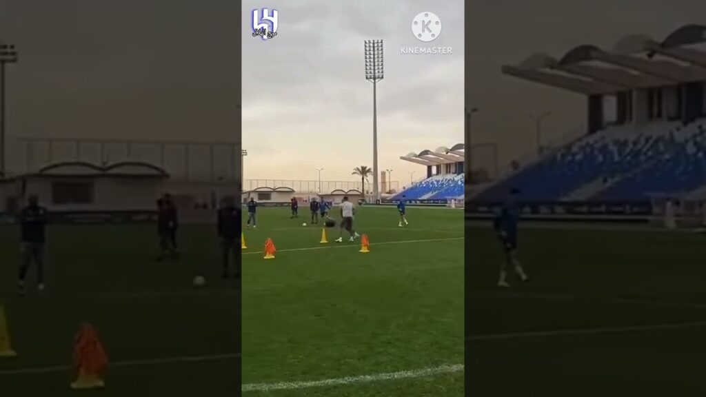 طيحة😂 سعود عبد الحميد بالتدريبات 😂😂😂💙💙💙#الهلال
