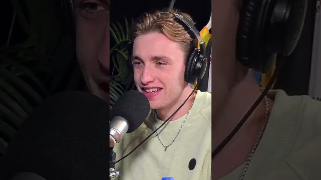 'Berghuis in een Ajax-Shirt blijft niet chill' 😔 #FCAShorts