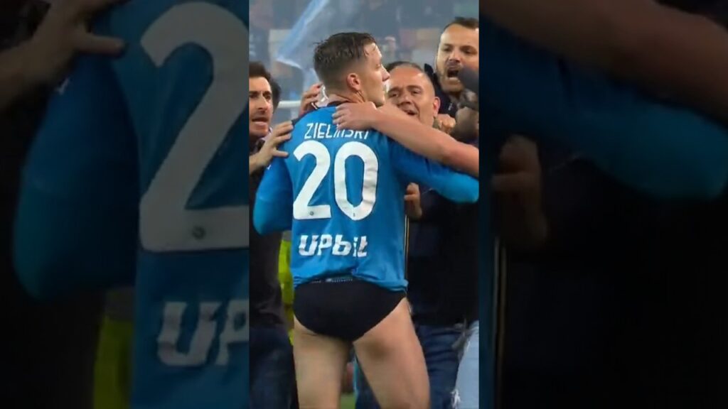 ZIELINSKI "CELEBRATE WITHOUT SHORTS" AFTER NAPOLI AS CHAMPIONS SCUDETTO #seriaa #napoli #zielinski