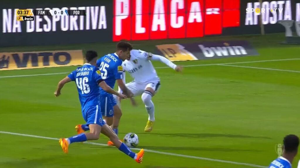 Golo Mehdi Taremi (g.p.): FC Famalicão 0-(1) FC Porto - Liga Portugal bwin | SPORT TV