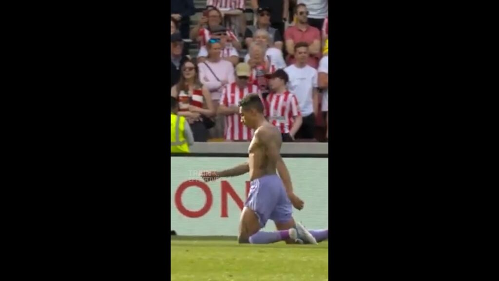 Why Raphinha Walked Across The Pitch On His Knees