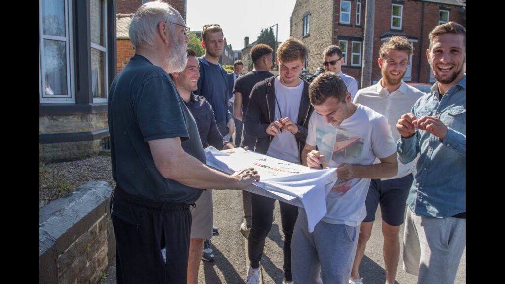 'Reds on the Road' - Reds Players And Head Coach Surprise Fans At Home!