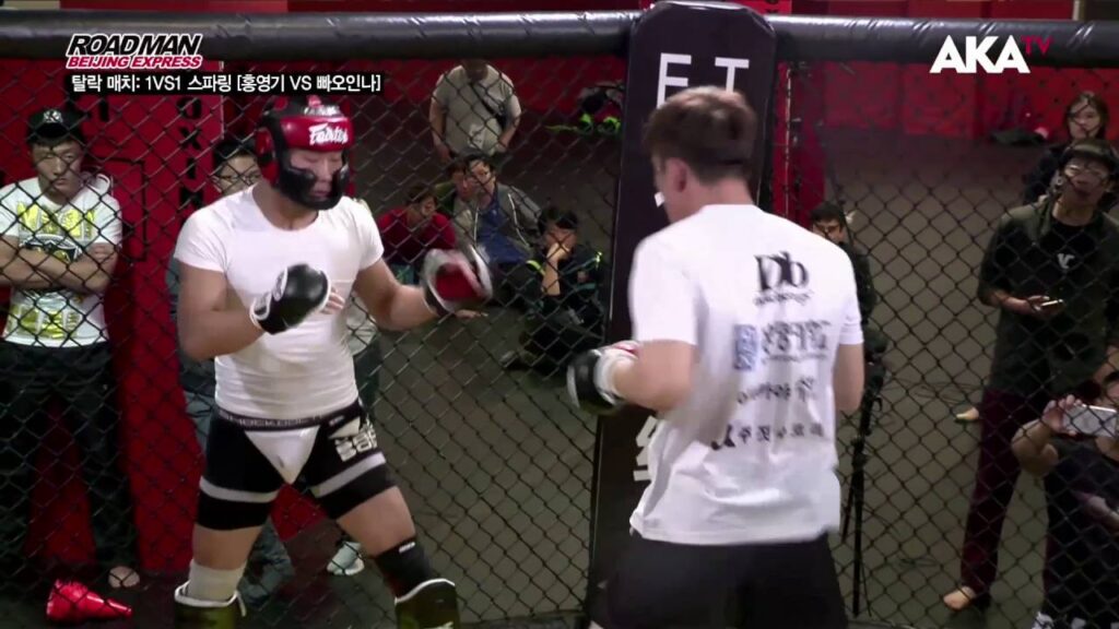 ROAD FC 'TAE KWON DO FIGHTER' HONG YOUNG KI KICK PARADE