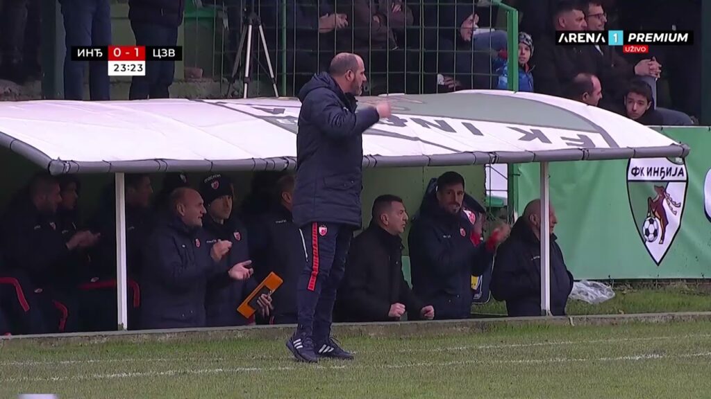 ŽIVKOVIĆ SKRENUO LOPTU U GOL: Zvezda vodi 1:0 / 18.11.2021.