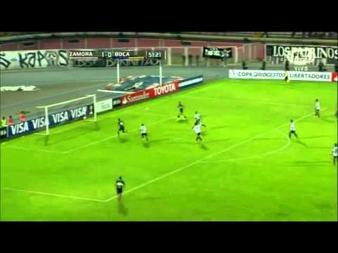 Festejo de Komar luego del choque de cabezas con Yordan Osorio / Copa Libertadores 2015