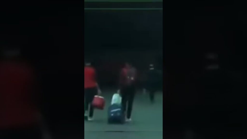 اتوبوس پرسپولیس ترابی و امیری جا گذاشت رفت. #shorts