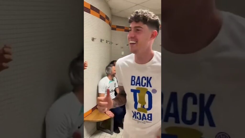 Party like Denzel Dumfries 🎉