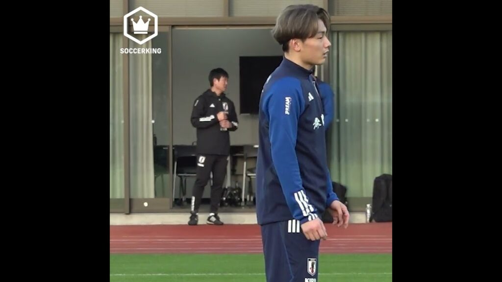 伊藤洋輝と1対1でコミュニケーションをとる森保監督 #shorts #samuraiblue
