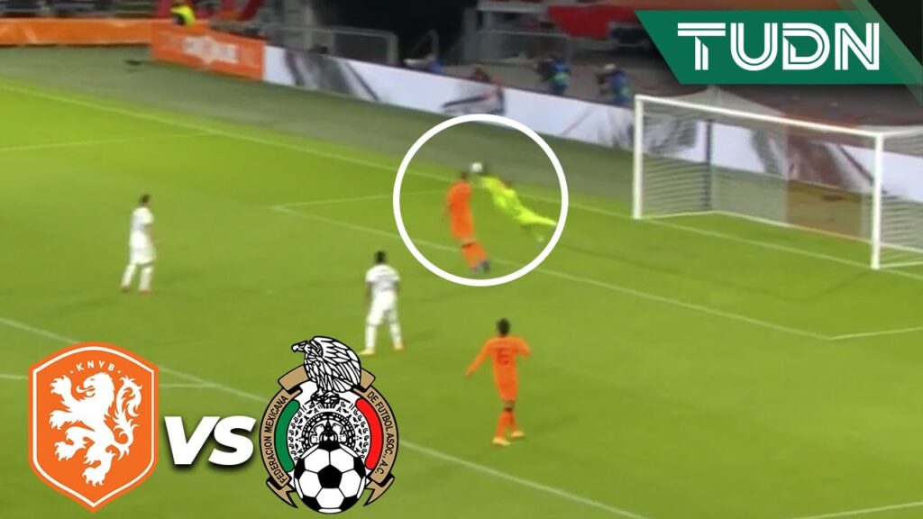 ¡Qué atajada! Talavera le quita el balón de la cabeza | Holanda 0-1 México | Amistoso 2020 | TUDN
