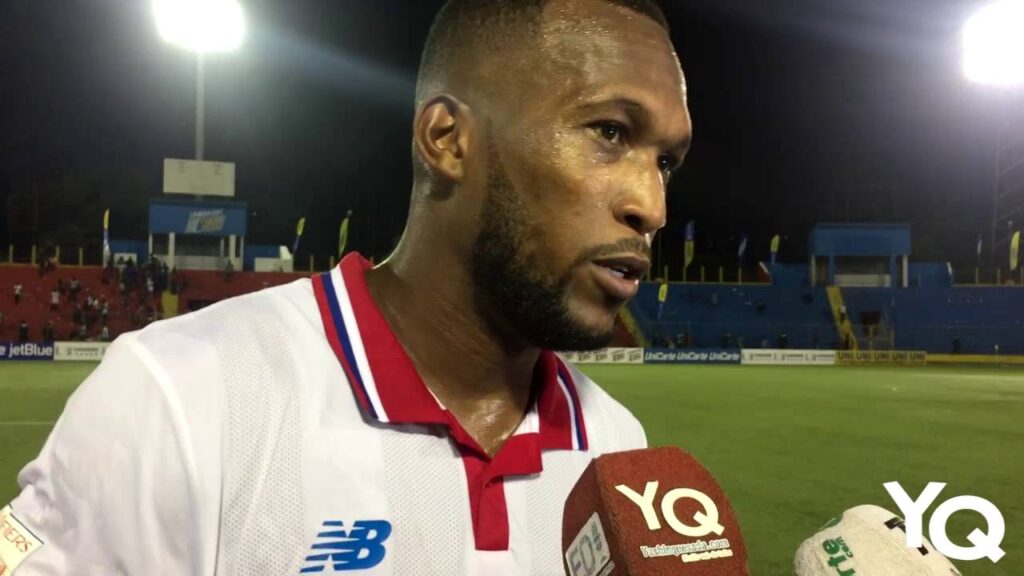 Kendall Waston sobre Hexagonal