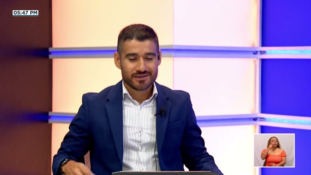 A Manfred Ugalde lo inflan