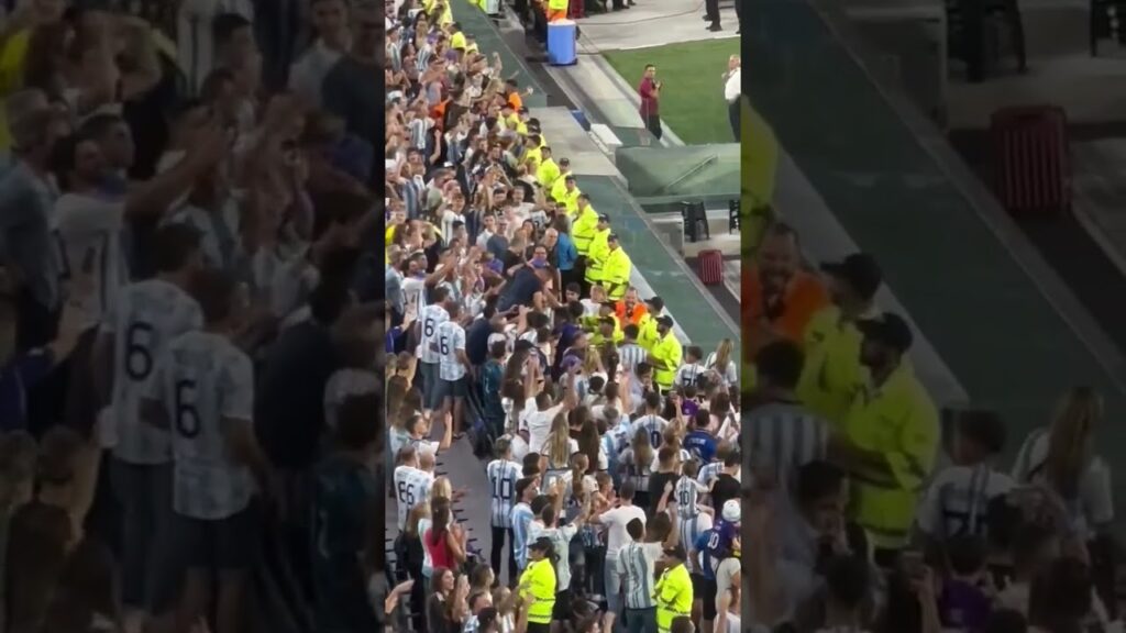 El Huevo Acuña se metió entre la hinchada Argentina y recibió el cariño de todos 👏🇦🇷
