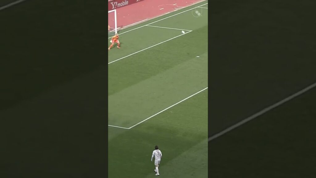 ⚽💥 WHAT. A. GOAL. Akira Silvano Disaro smashes home a goal for the ages for Shimizu S-Pulse! 🤯