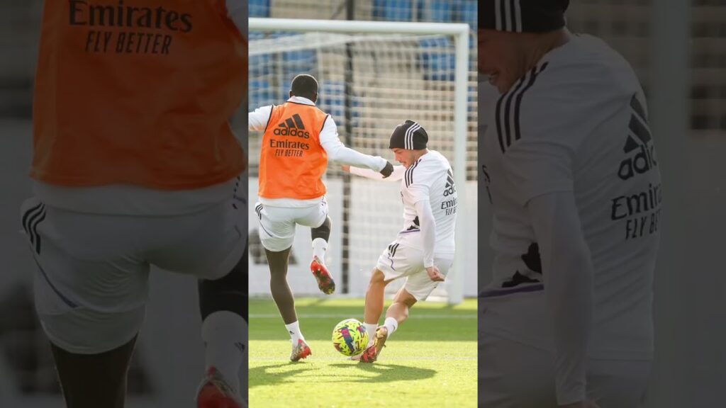 El estilacho de Fede Valverde con zapatos y calcetas 🦅 #futbol #soccercleats #eirenfutbol #valverde