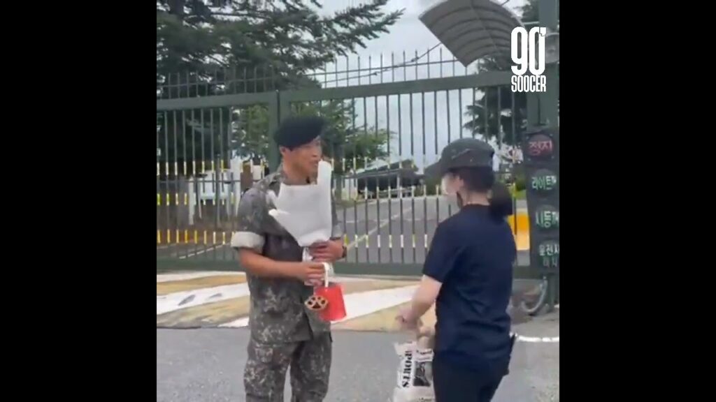 Hee Chan Hwang player Wolverhampton complete his military service.