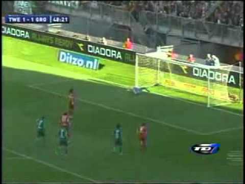 Doblete de Bryan Ruiz depara triunfo al Twente