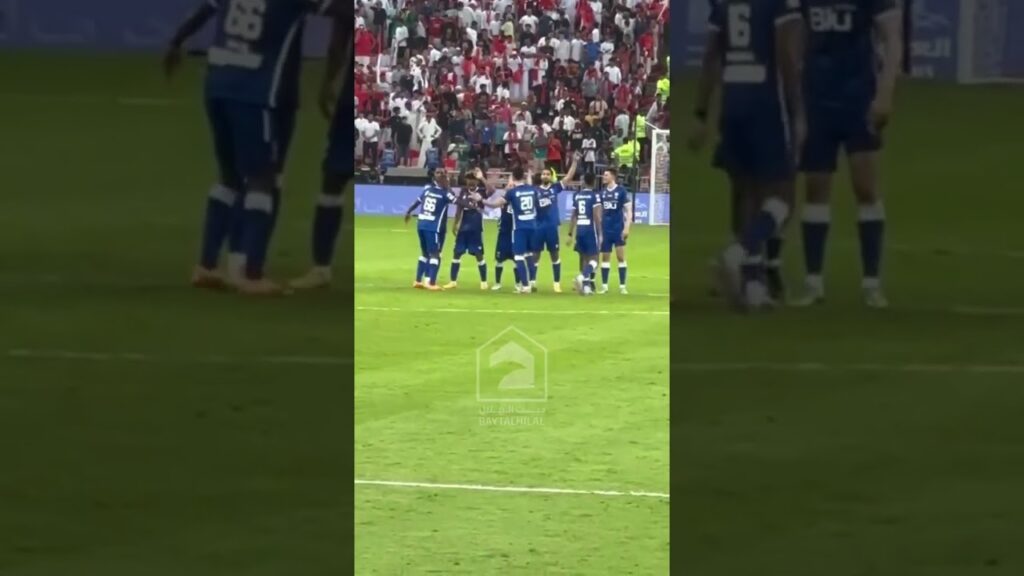 صالح الشهري يوجّه المعيوف بعد ركلة جانغ بأن يذهب الى اليمين