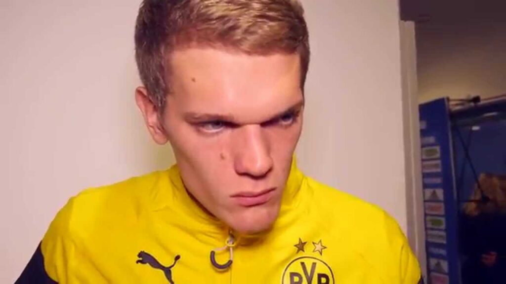 Interview: Matthias Ginter nach dem Derby Schalke 04 - BVB (2:1) | BVB