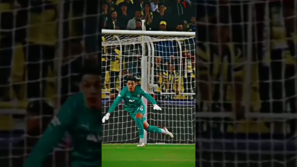 LARSEN BU POZİSYONU GOLE ÇEVİREBİLSE ŞUAN FARKLI ŞEYLER KONUŞUYORDUK 😣 #trabzonspor #fenerbahçe