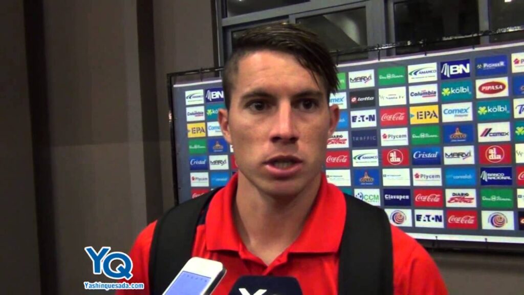 Bryan Oviedo afirma que quiere demostrarle a Costa Rica que é siempre quiere estar en la Sele
