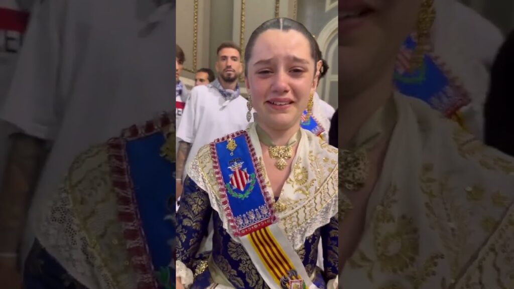 Bailarina española 🇪🇸 se emociona hasta las lagrimas al conocer a Edinson Cavani 🇺🇾 Bailarina española 🇪🇸 se emociona hasta las lagrimas al conocer a Edinson Cavani 🇺🇾