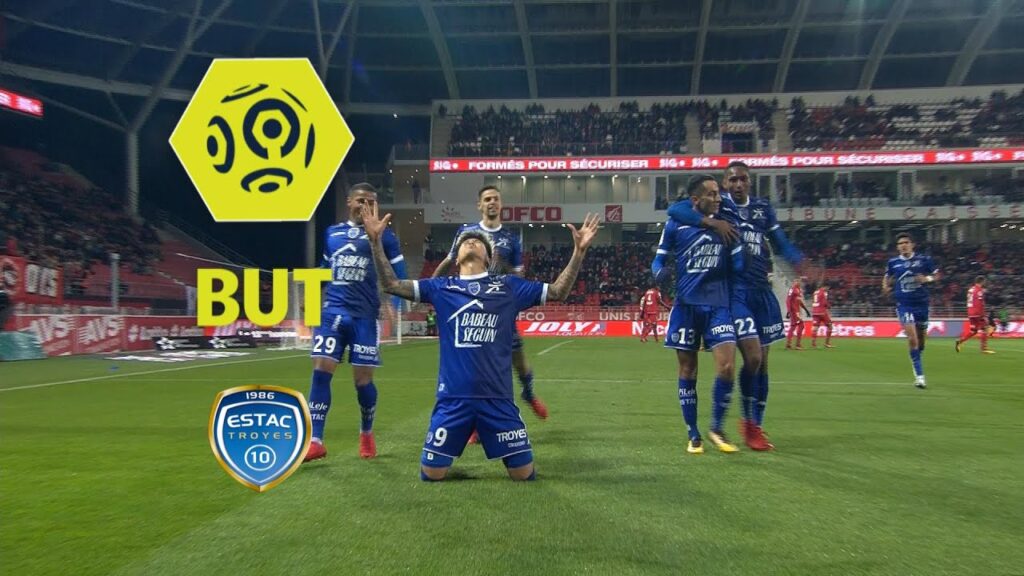 But Hyunjun SUK (18') / Dijon FCO - ESTAC Troyes (3-1)  / 2017-18