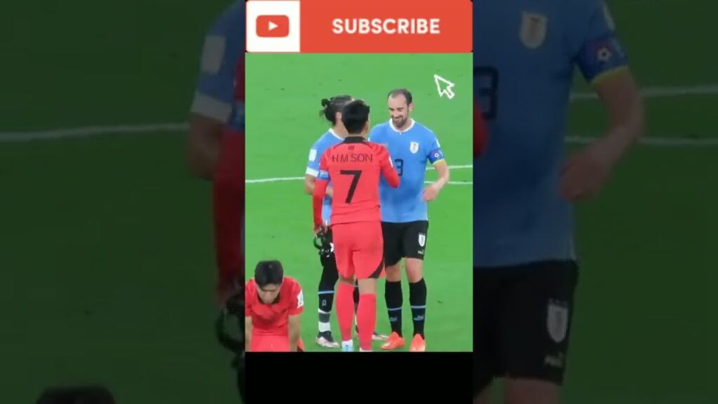 선수들은 서로를 껴안으며 격려했다.#손흥민 #대한민국 #우루과이 #월드컵 #황의조 #누녜스 #토트넘 #벤탄쿠르 #정우영 #축구 #반바지