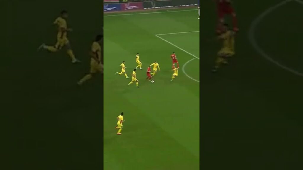 🇵🇱 Kamil Grosicki goes solo 😱🔥 #HBD #how #football #shorts #shortvideo #messi #cr7 #ronaldo #algrow