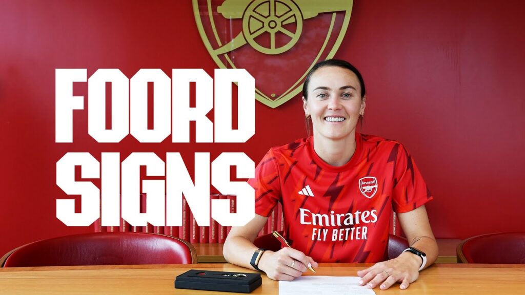 Caitlin Foord signs new Arsenal contract!