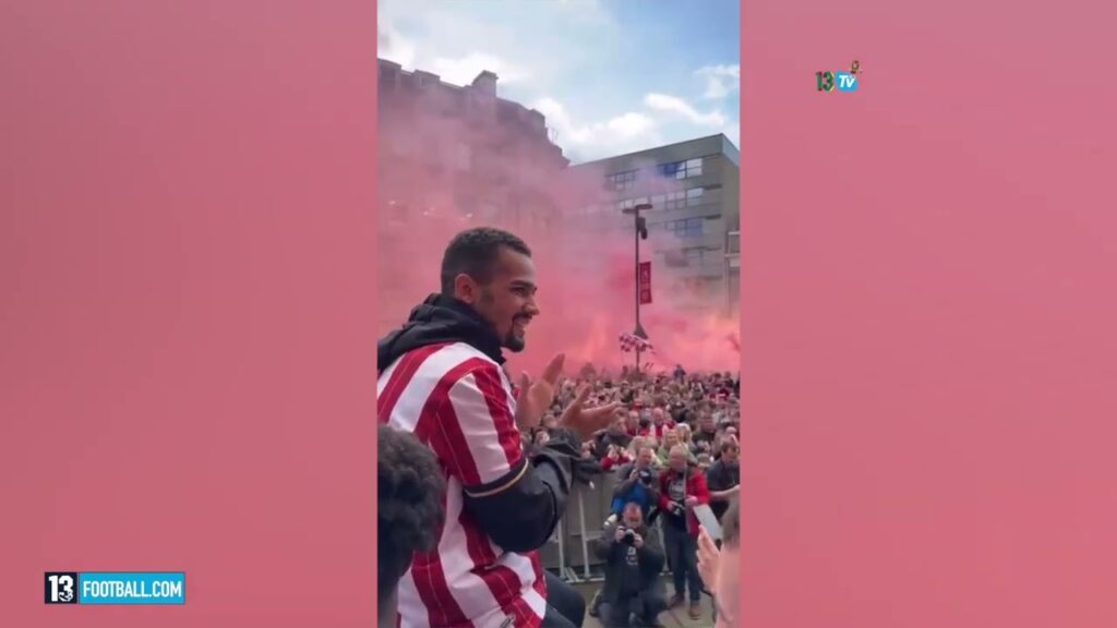 Célébration de la montée en PL:  Iliman Ndiaye se lâche avec les fans de Sheffield UTD