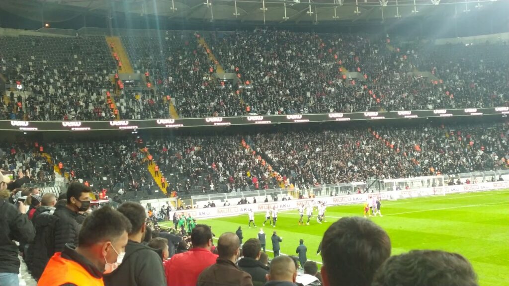Gol : Cyle Larin Beşiktaş - Galatasaray  Tribün çekimi
