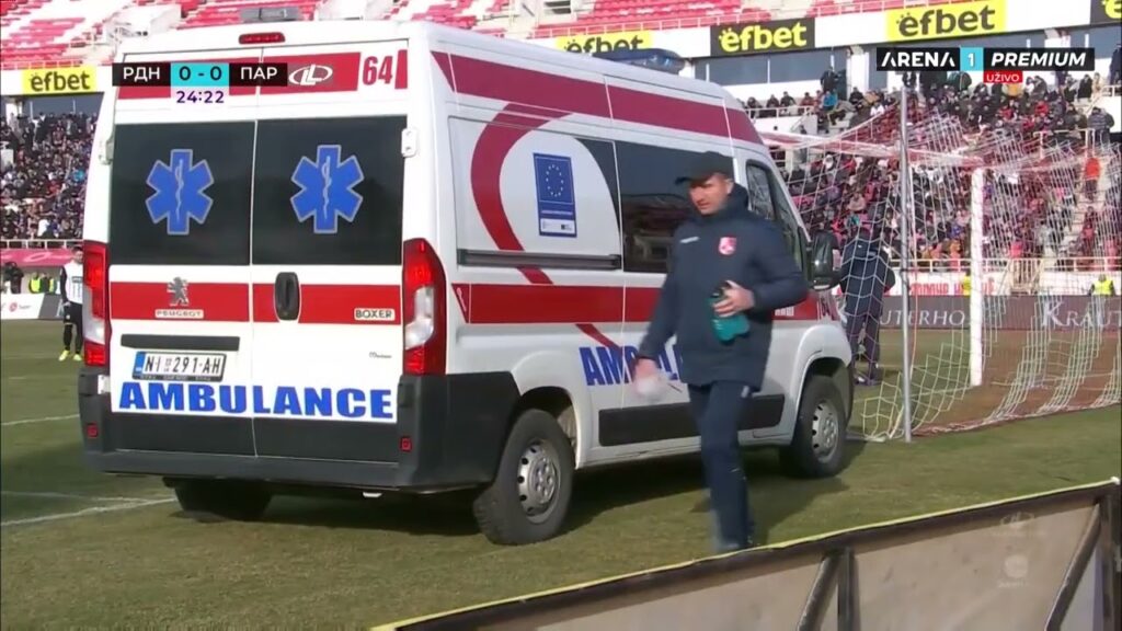 HOROR SCENA U NIŠU: Golman Partizana posle udarca bez svesti prebačen u bolnicu / 12.02.2022.
