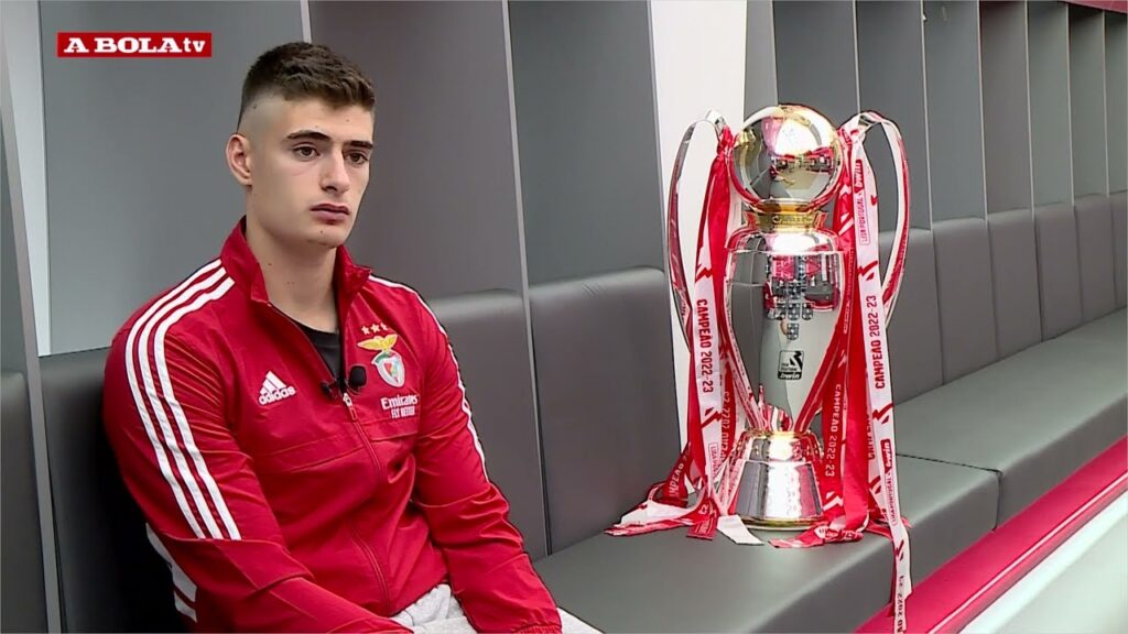 António Silva aprova Roberto Martínez