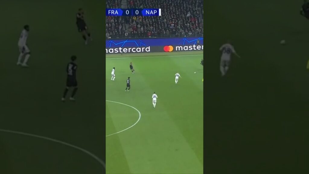 Controllo palla Anguissa #calcio #football #soccer #championsleague #anguissa #eintracht #napoli